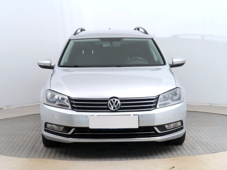 Volkswagen Passat, 2012 - pohled č. 2