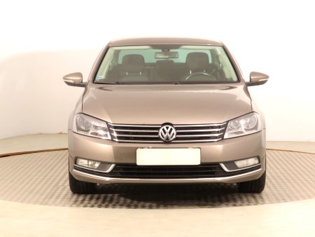 Volkswagen Passat, 2012 - pohled č. 2