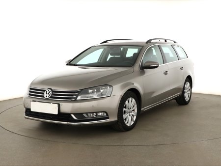 Volkswagen Passat, 2012 - pohled č. 3