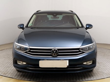 Volkswagen Passat, 2021 - pohled č. 2