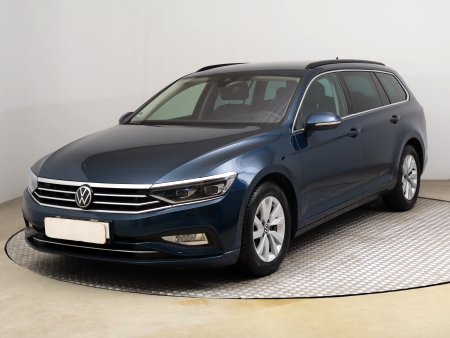 Volkswagen Passat, 2021 - pohled č. 3
