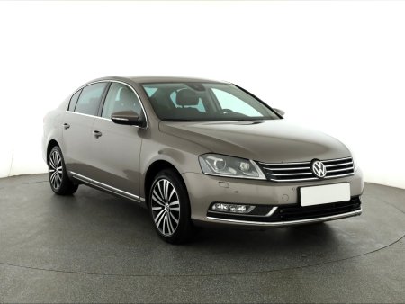 Volkswagen Passat, 2011
