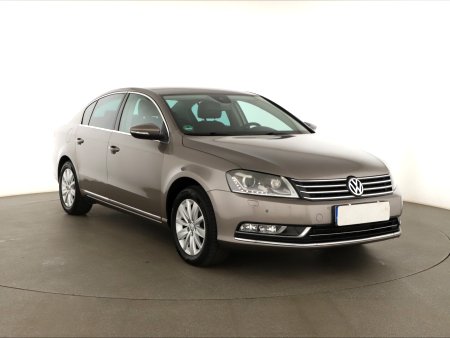 Volkswagen Passat, 2011