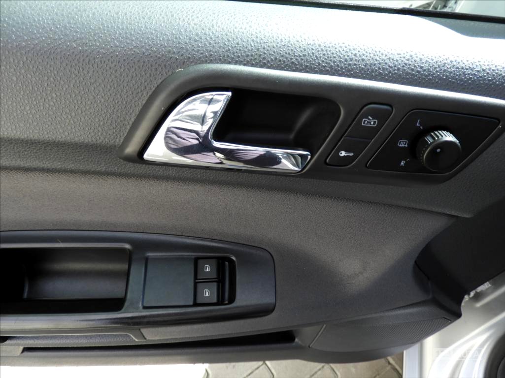 Volkswagen Polo, 2008 - pohled č. 9