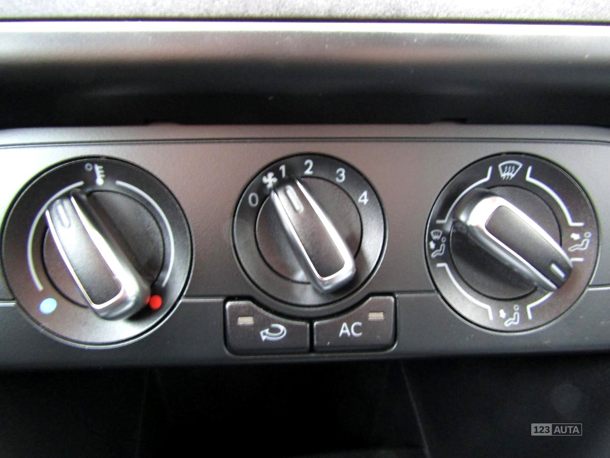 Volkswagen Polo, 2012 - pohled č. 26