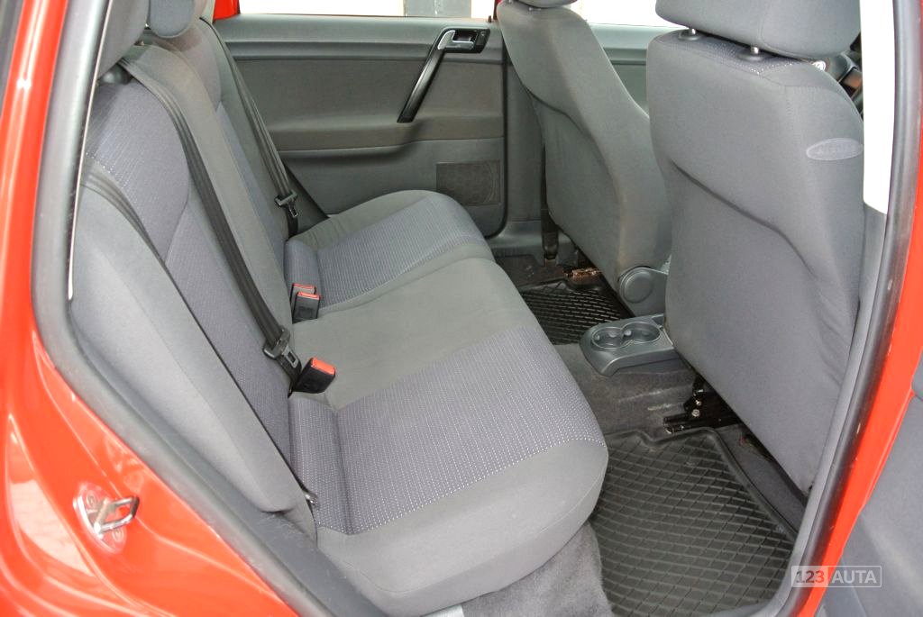 Volkswagen Polo, 2004 - pohled č. 24