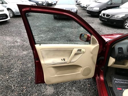 Volkswagen Polo, 2000 - pohled č. 7