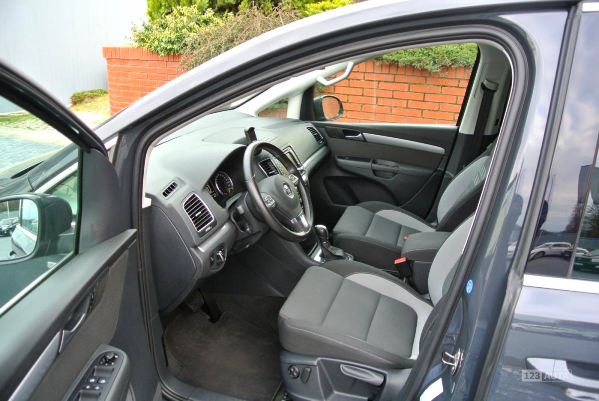 Volkswagen Sharan, 2013 - pohled č. 12