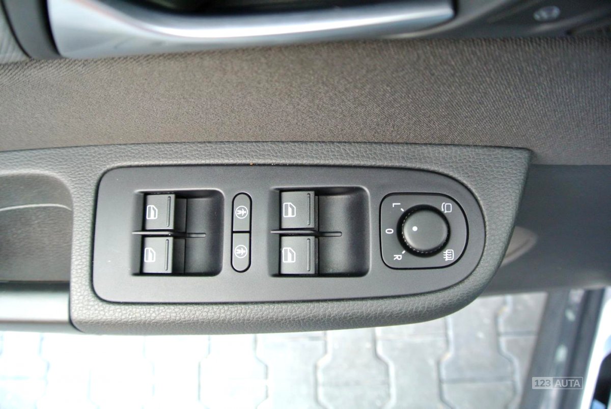 Volkswagen Sharan, 2013 - pohled č. 20