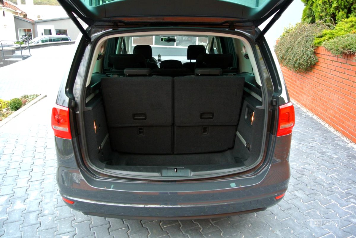 Volkswagen Sharan, 2013 - pohled č. 22