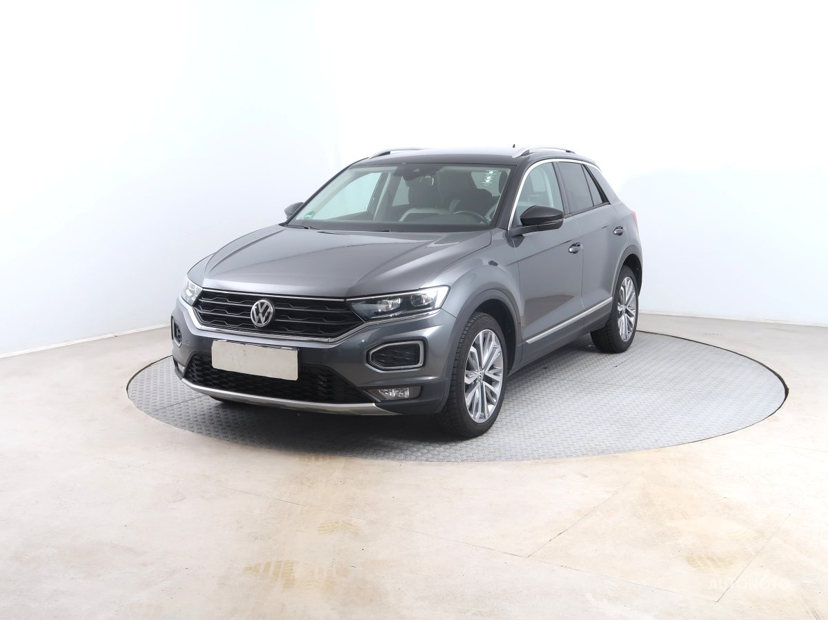 Volkswagen T-Roc, 2018 - pohled č. 3