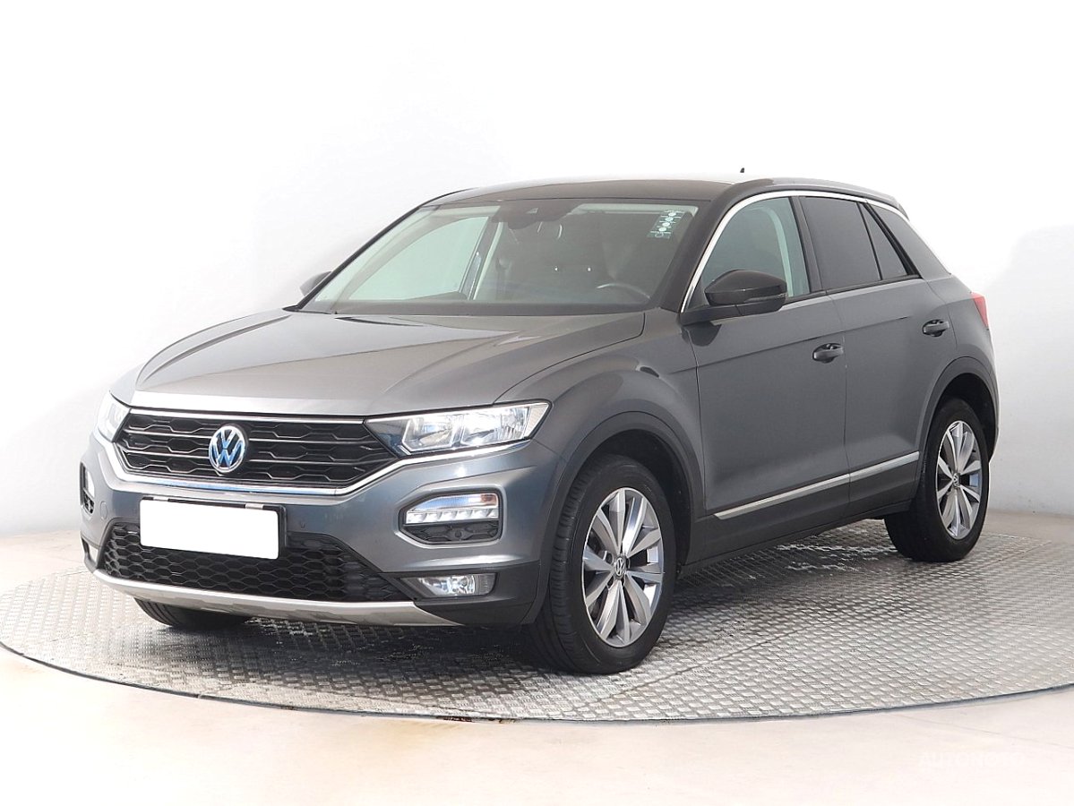 Volkswagen T-Roc, 2018 - pohled č. 3