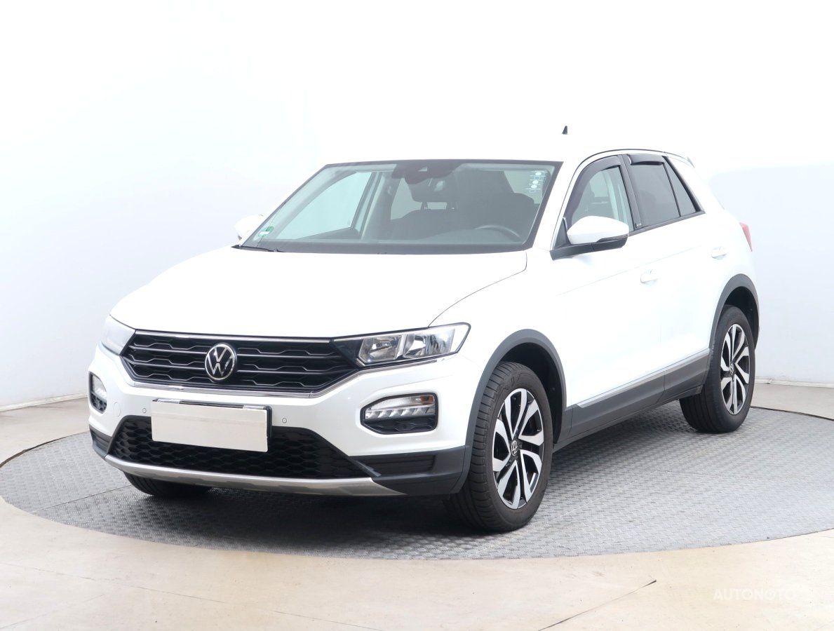 Volkswagen T-Roc, 2021 - pohled č. 3
