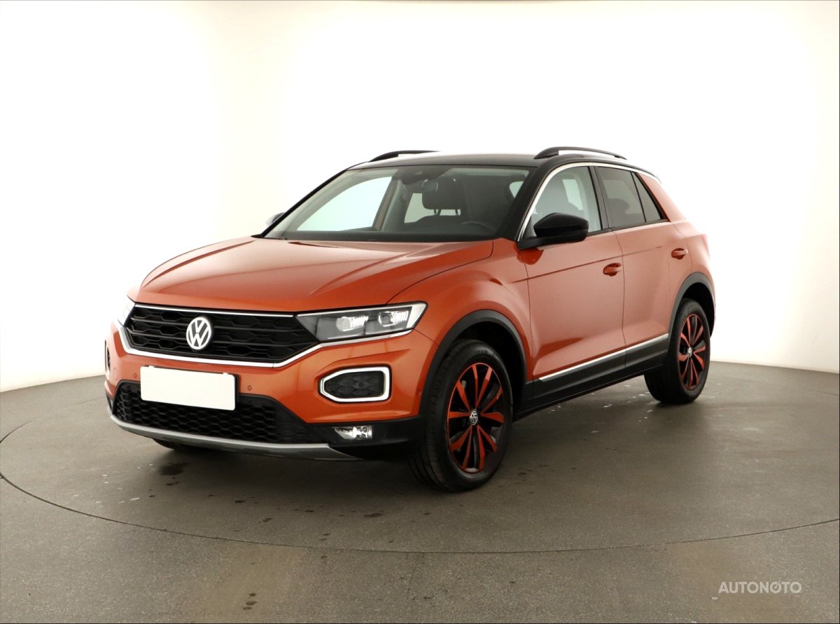 Volkswagen T-Roc, 2018 - pohled č. 3