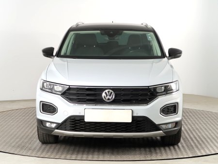 Volkswagen T-Roc, 2018 - pohled č. 2