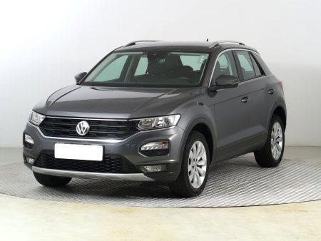 Volkswagen T-Roc, 2018 - pohled č. 3
