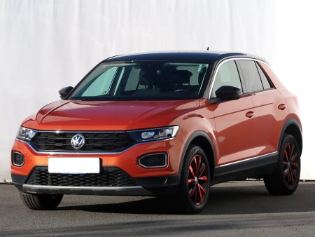 Volkswagen T-Roc, 2018 - pohled č. 3