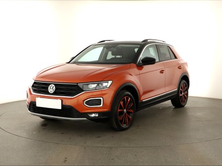 Volkswagen T-Roc, 2018 - pohled č. 3