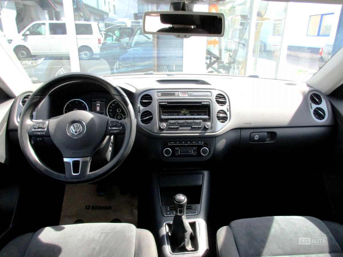 Volkswagen Tiguan, 2012 - pohled č. 9