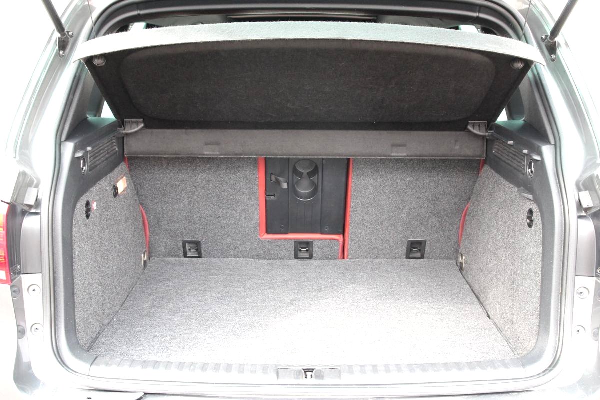 Volkswagen Tiguan, 2015 - pohled č. 10