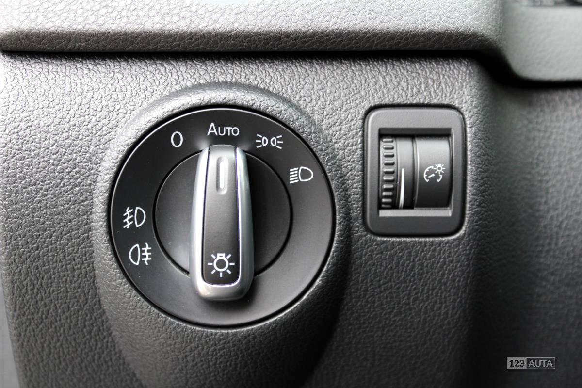 Volkswagen Tiguan, 2015 - pohled č. 8