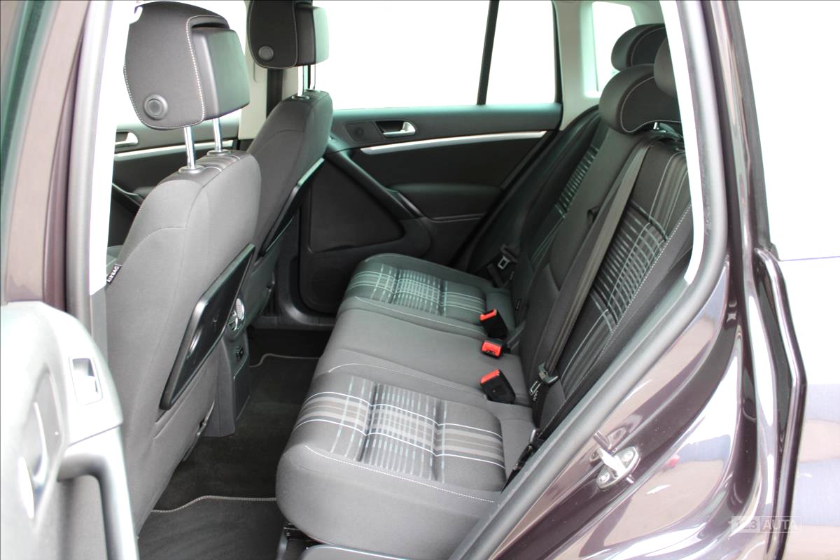 Volkswagen Tiguan, 2015 - pohled č. 9