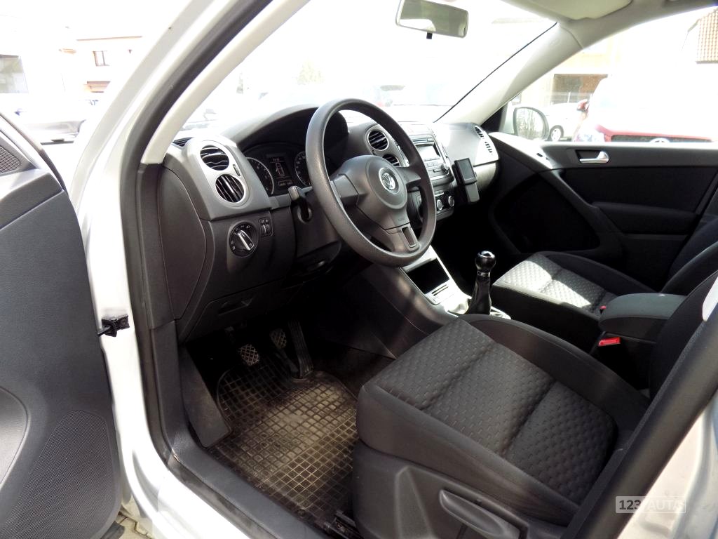 Volkswagen Tiguan, 2011 - pohled č. 4