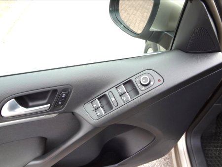 Volkswagen Tiguan, 2012 - pohled č. 10