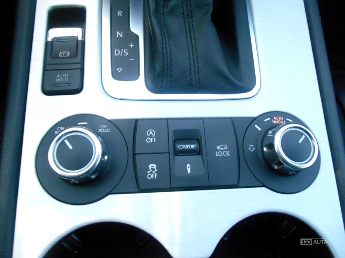 Volkswagen Touareg, 2012 - pohled č. 12