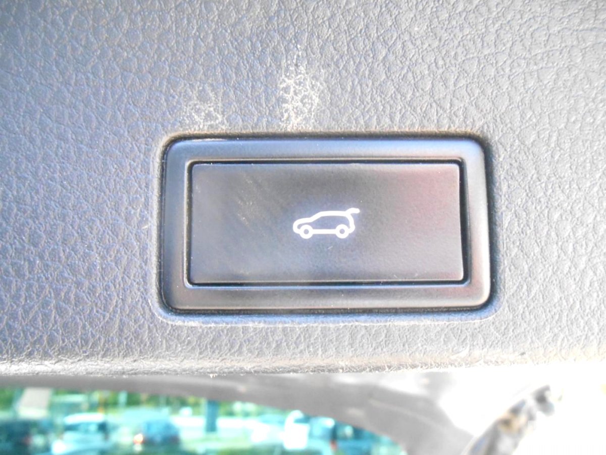 Volkswagen Touareg, 2012 - pohled č. 17