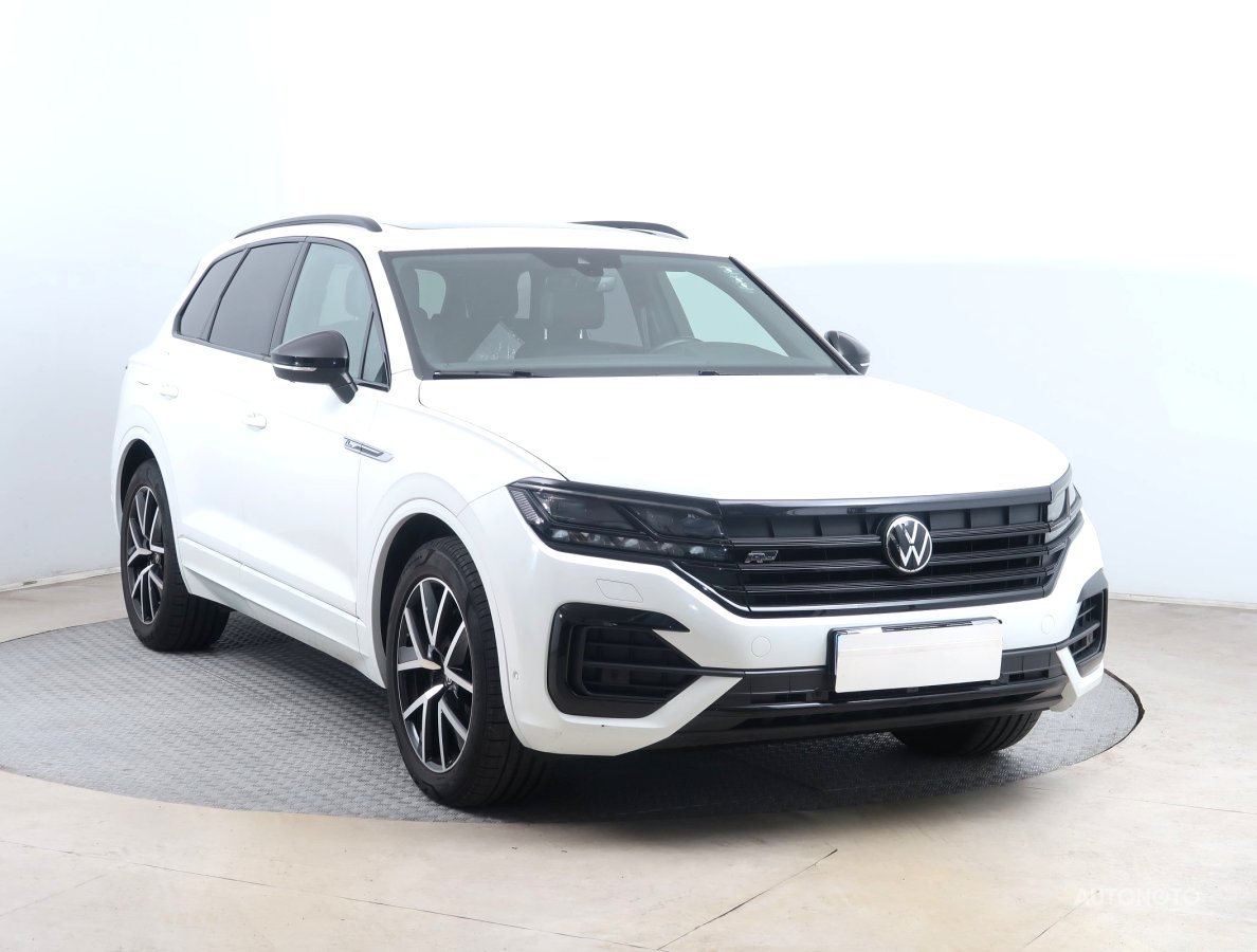 Volkswagen Touareg, 2021 - celkový pohled