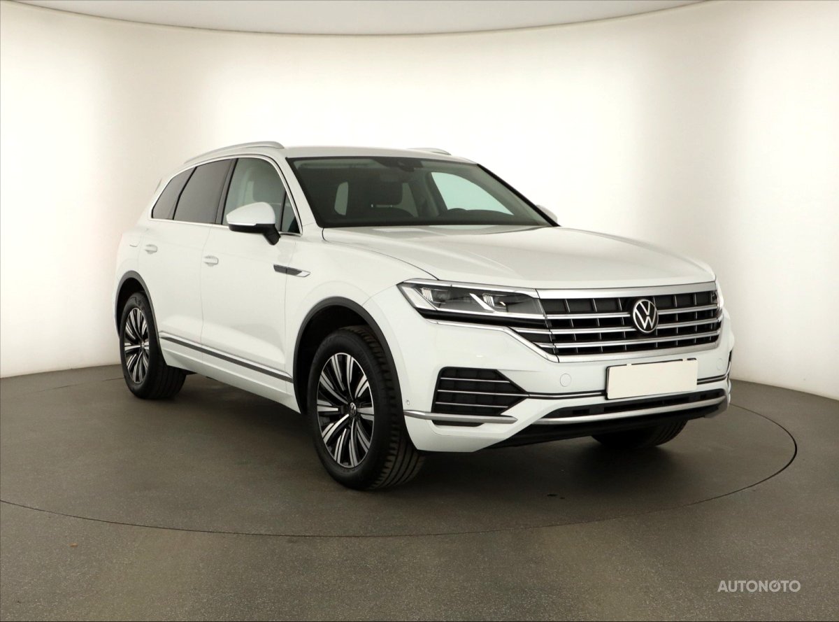 Volkswagen Touareg, 2021 - celkový pohled