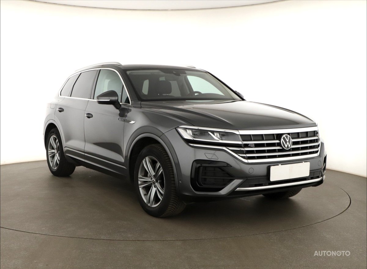 Volkswagen Touareg, 2022 - celkový pohled