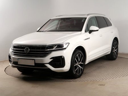 Volkswagen Touareg, 2018 - pohled č. 3
