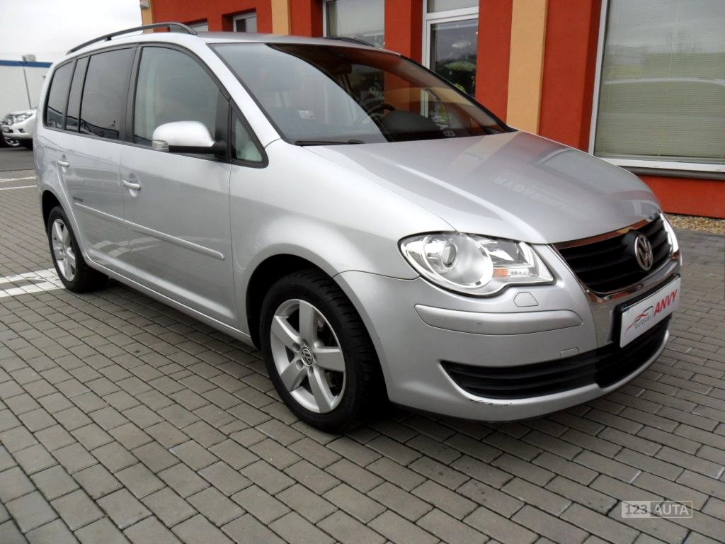 Volkswagen Touran, 2008 - celkový pohled