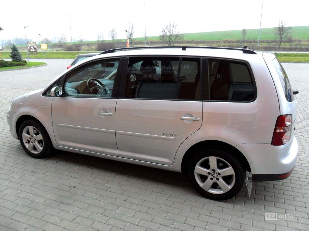 Volkswagen Touran, 2008 - pohled č. 4