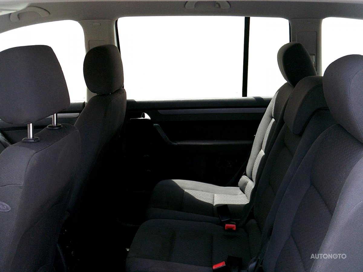 Volkswagen Touran, 2004 - pohled č. 7