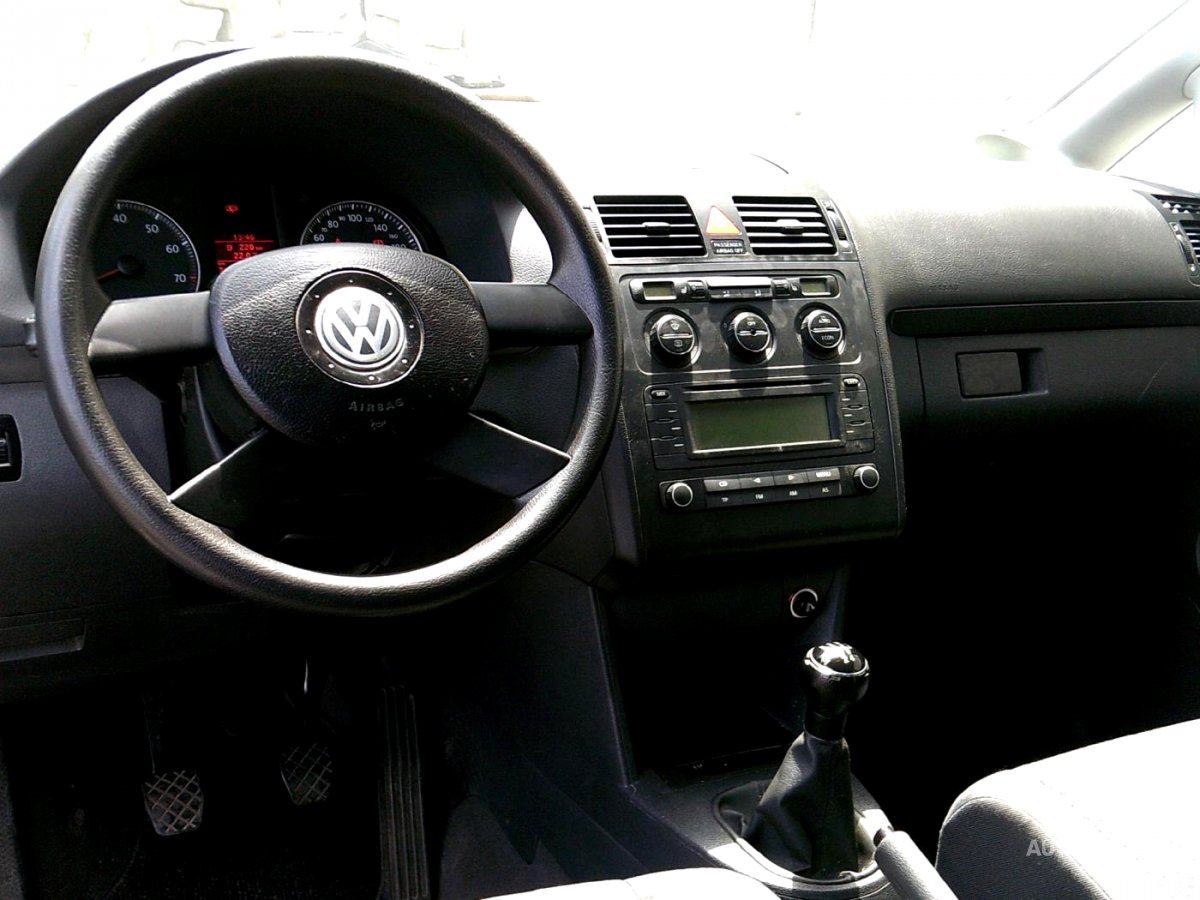 Volkswagen Touran, 2004 - pohled č. 8