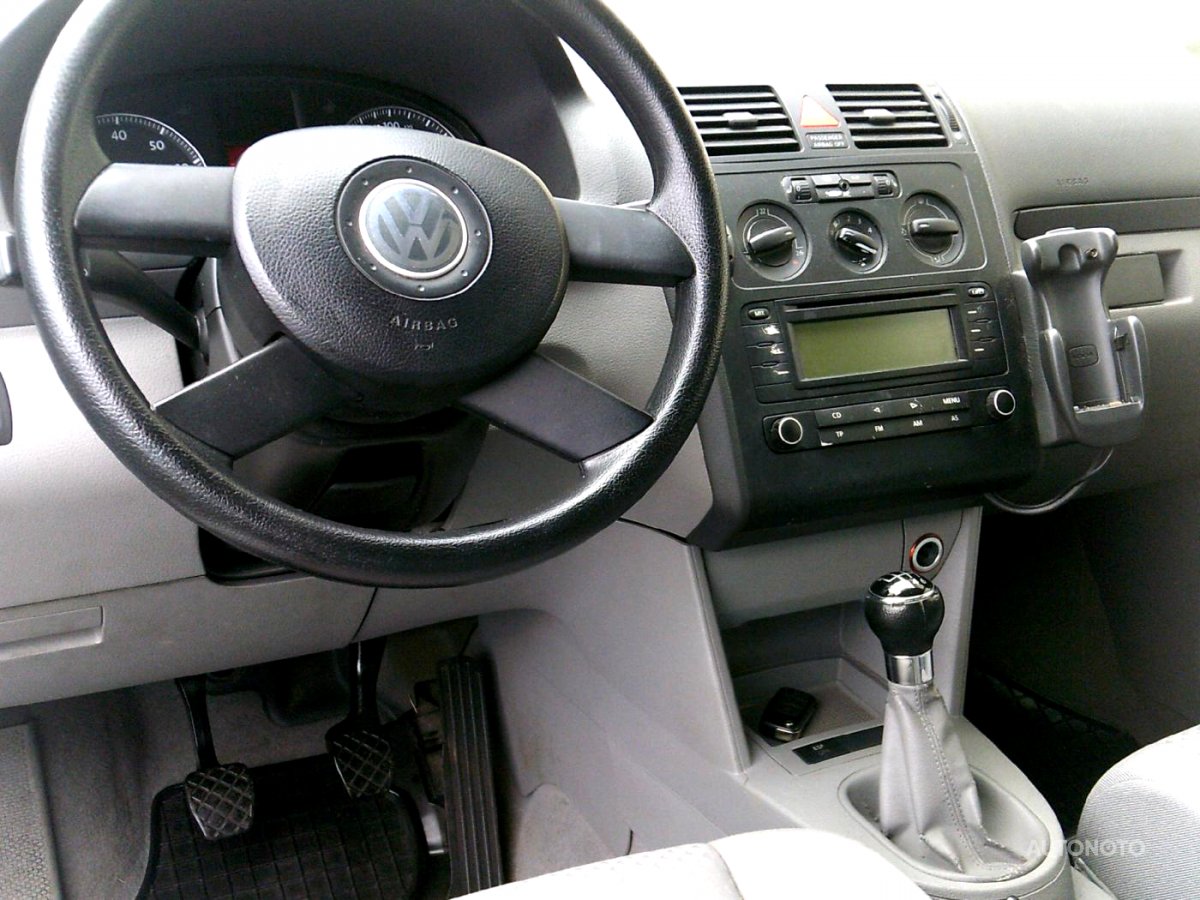 Volkswagen Touran, 2004 - pohled č. 8