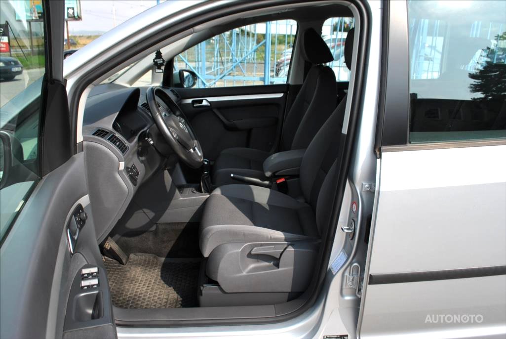 Volkswagen Touran, 2014 - pohled č. 10