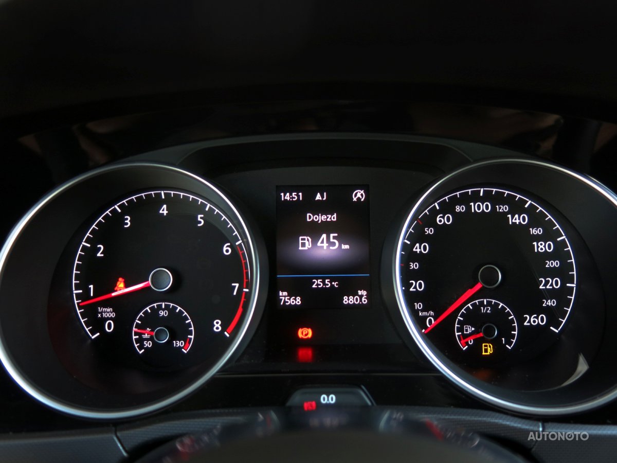 Volkswagen Touran, 2018 - pohled č. 10