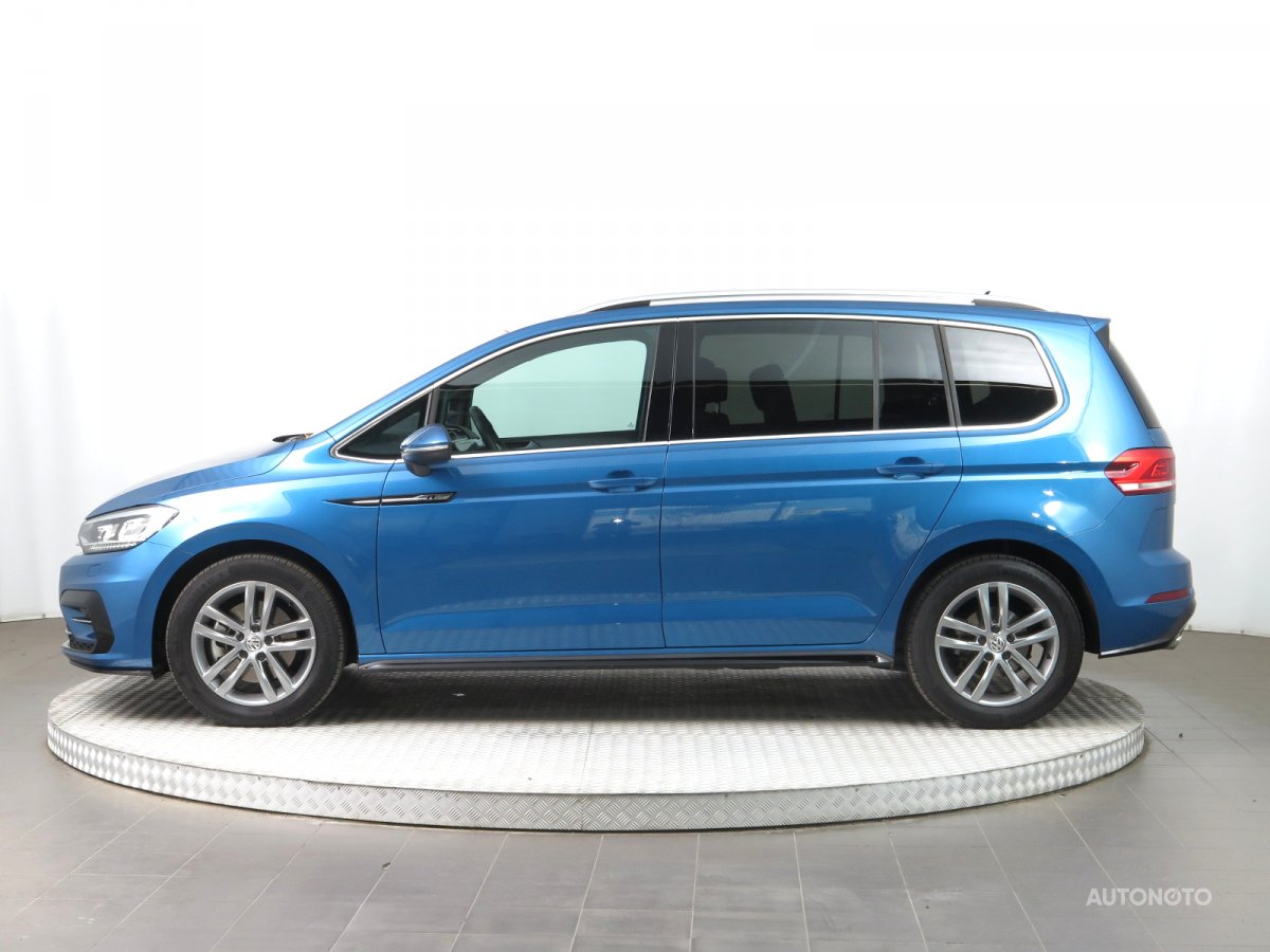 Volkswagen Touran, 2018 - pohled č. 4