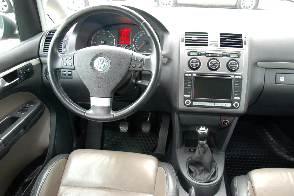 Volkswagen Touran, 2007 - pohled č. 5