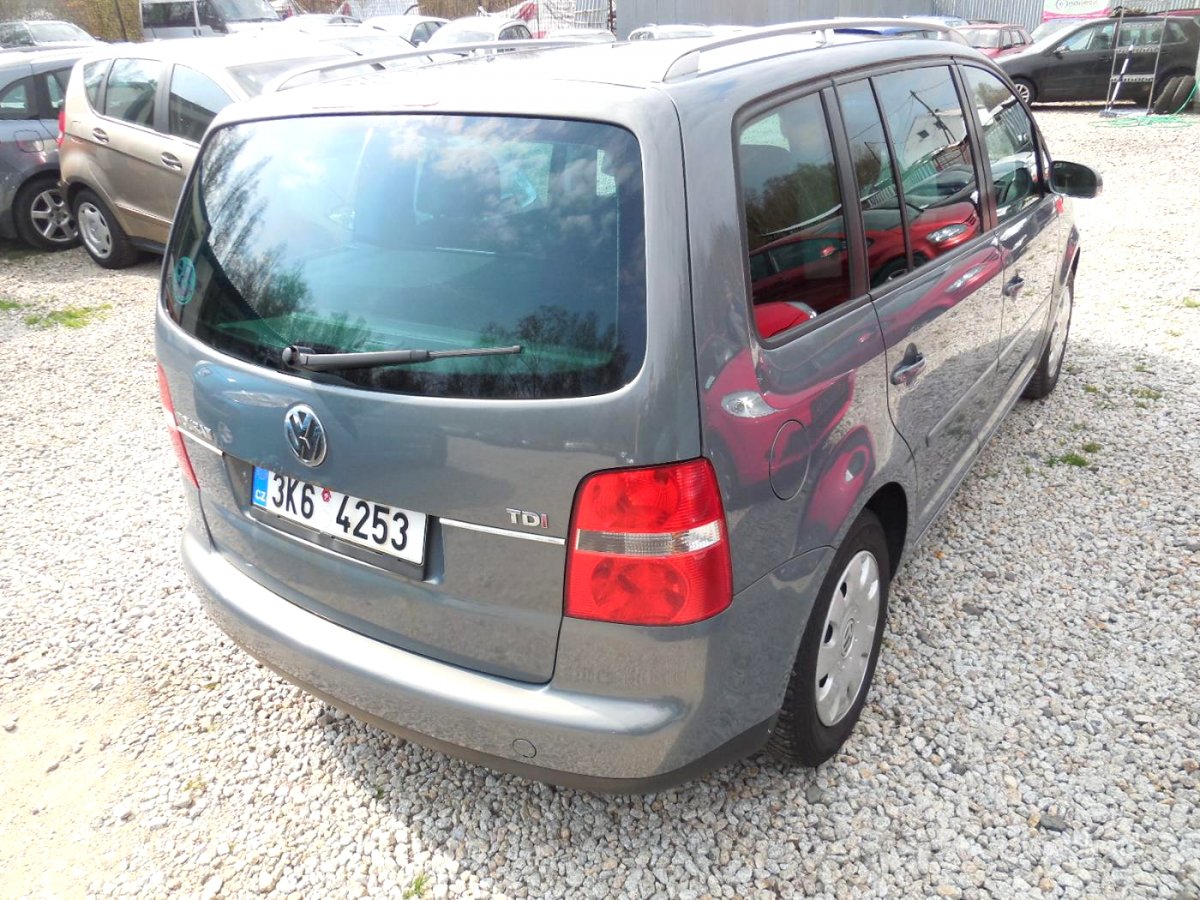 Volkswagen Touran, 2004 - pohled č. 3