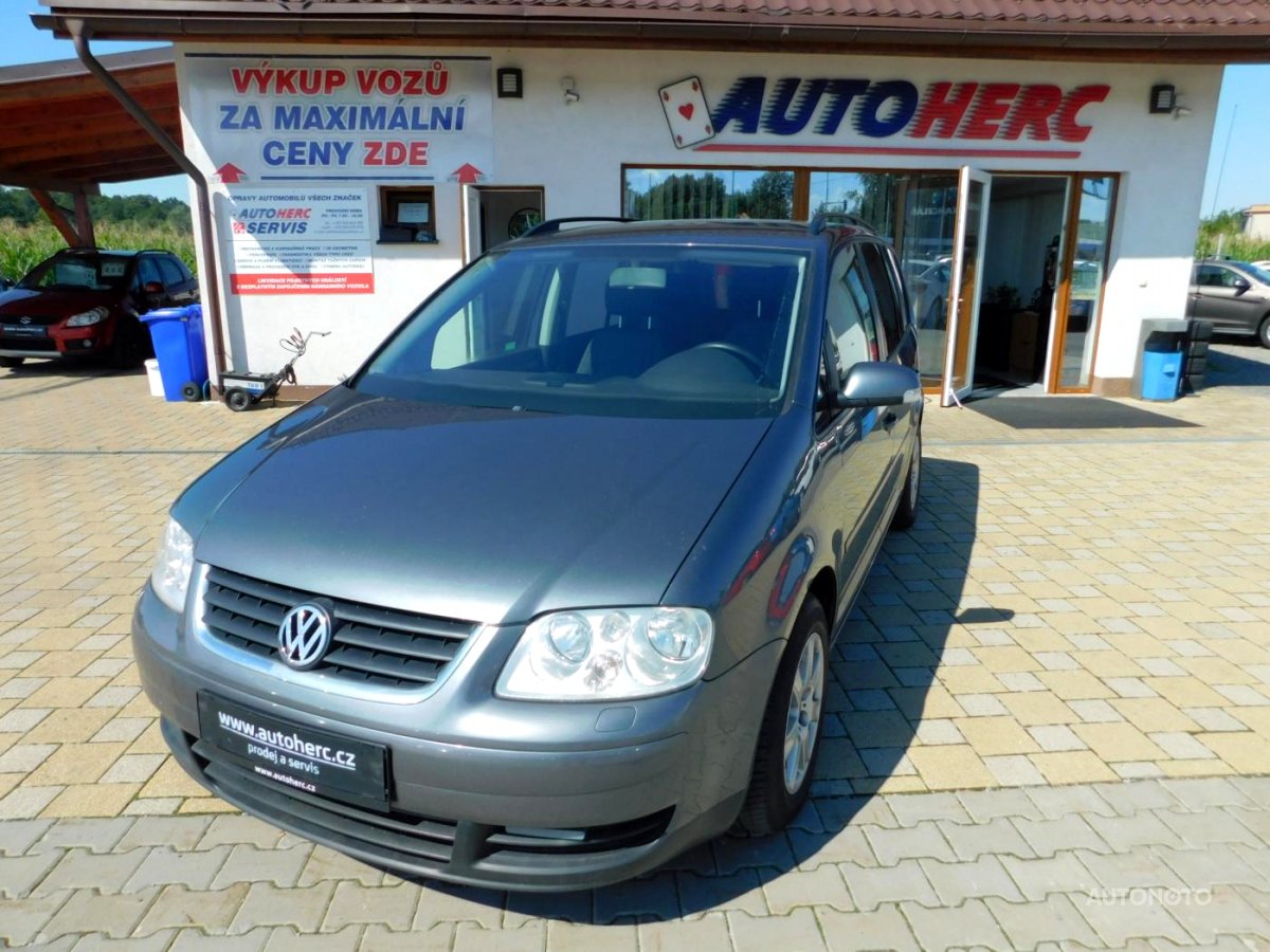 Volkswagen Touran, 2004 - celkový pohled