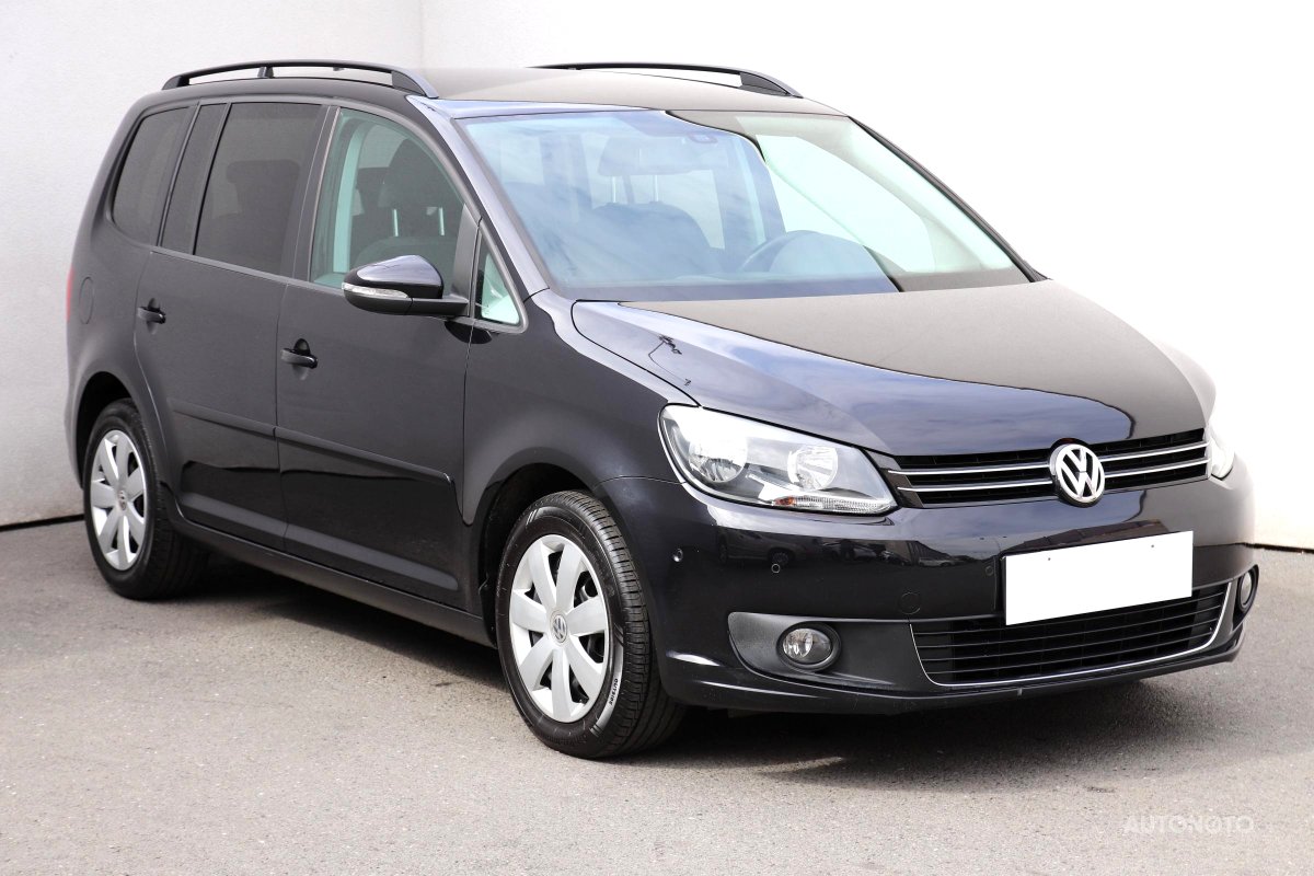 Volkswagen Touran, 2012 - celkový pohled