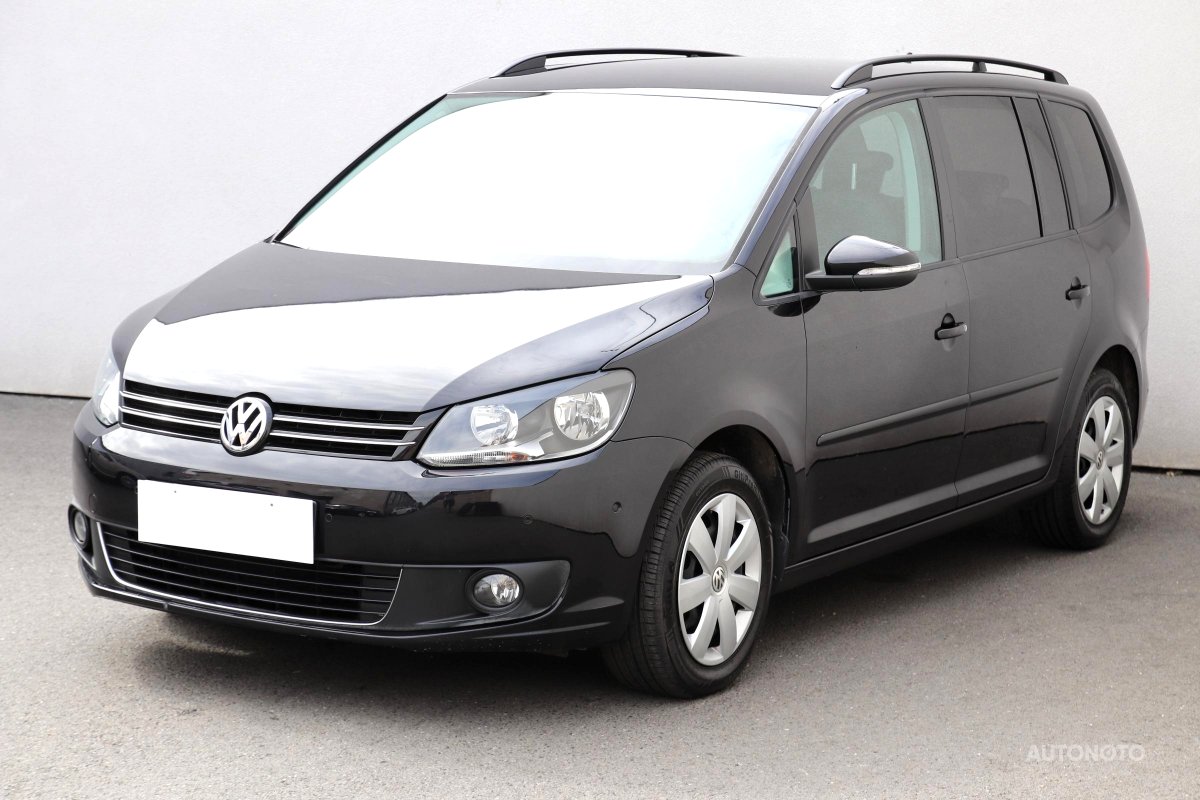 Volkswagen Touran, 2012 - pohled č. 3