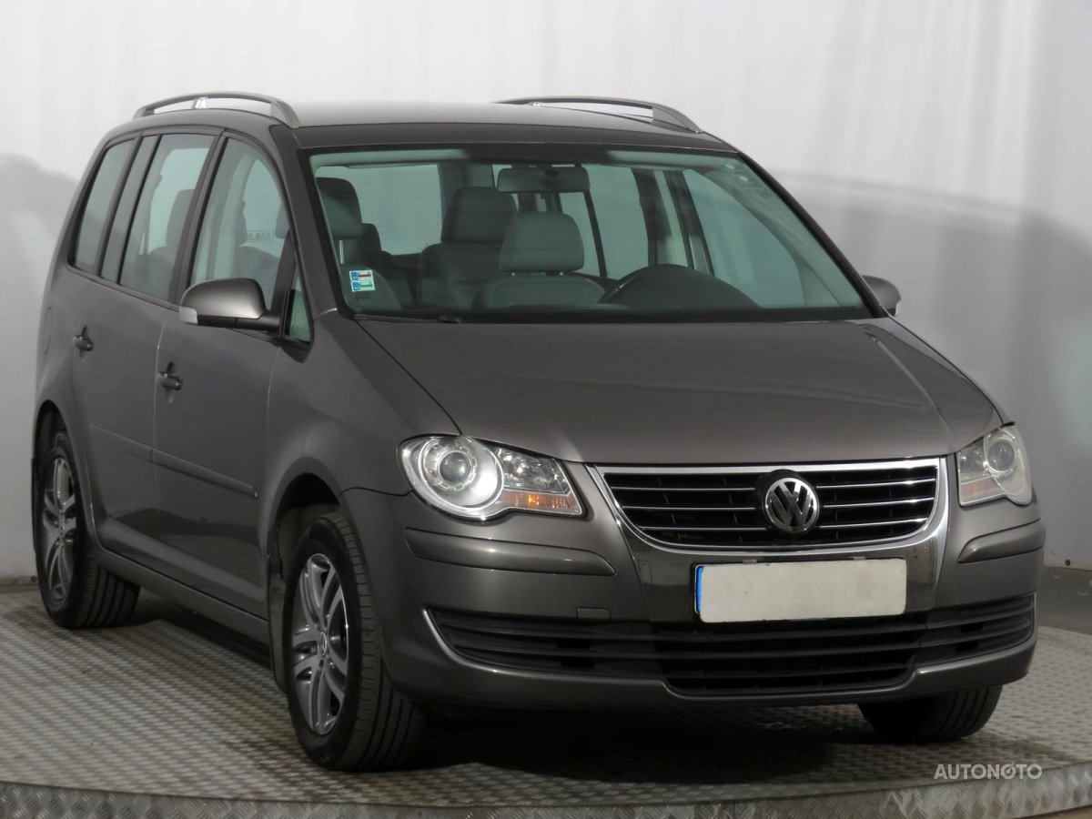 Volkswagen Touran, 2008 - celkový pohled