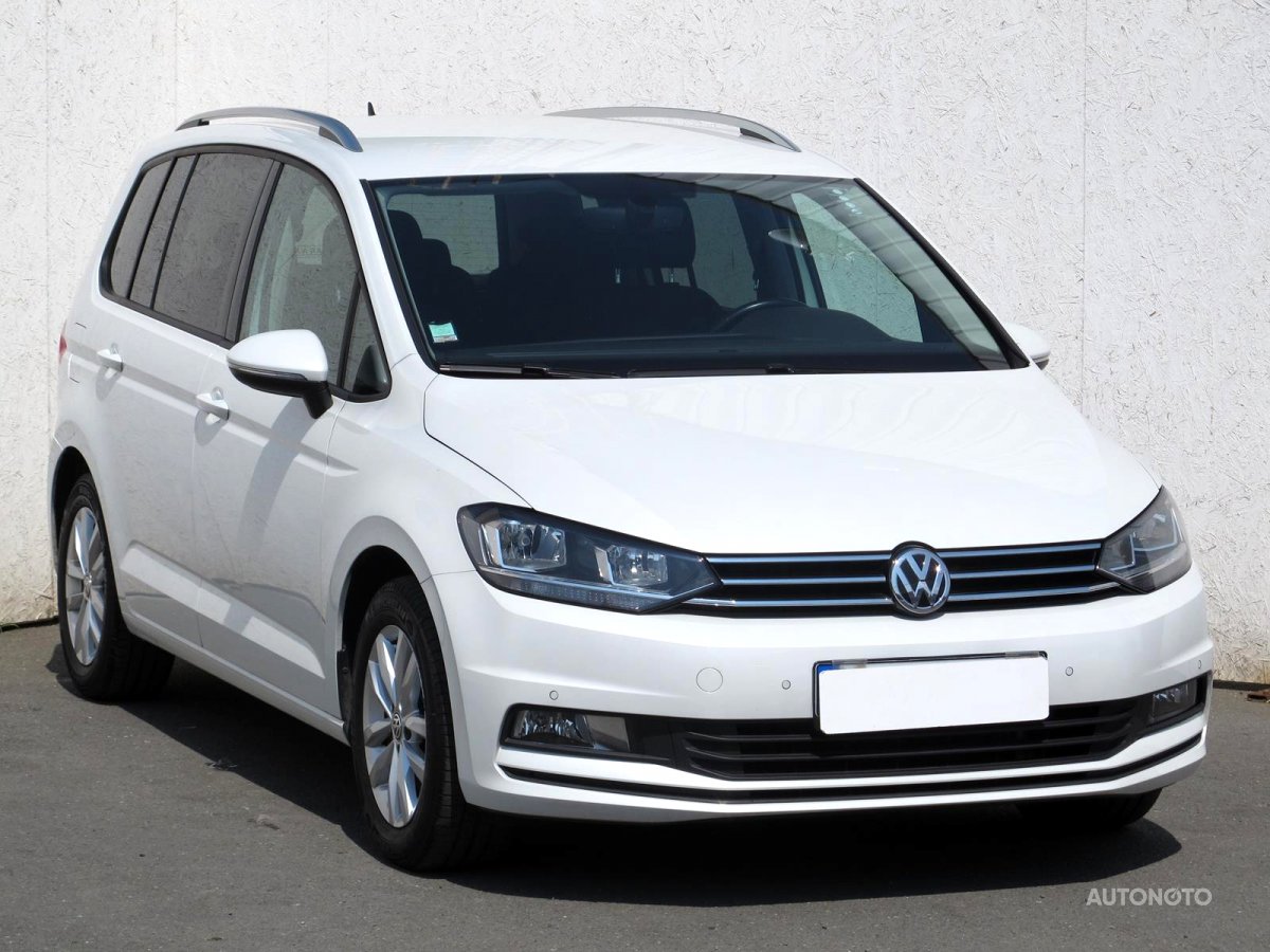 Volkswagen Touran, 2016 - celkový pohled
