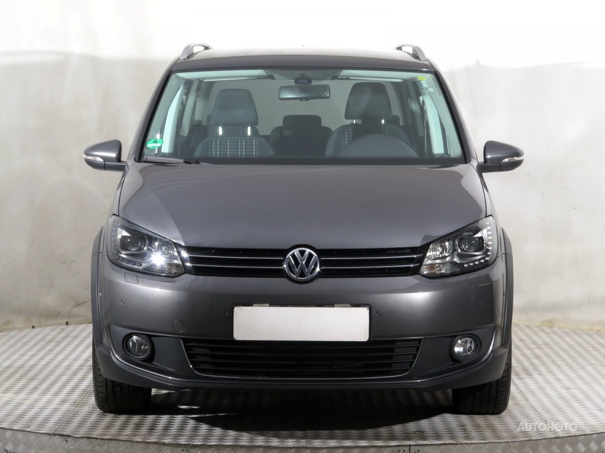 Volkswagen Touran, 2012 - pohled č. 2